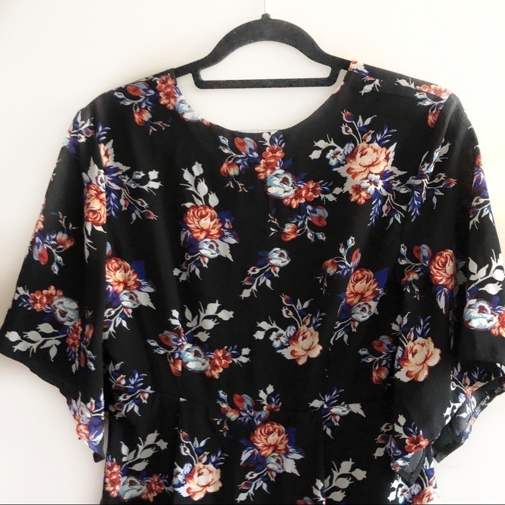 Romeo & Juliet Couture black floral mini dress - Picture 7 of 9